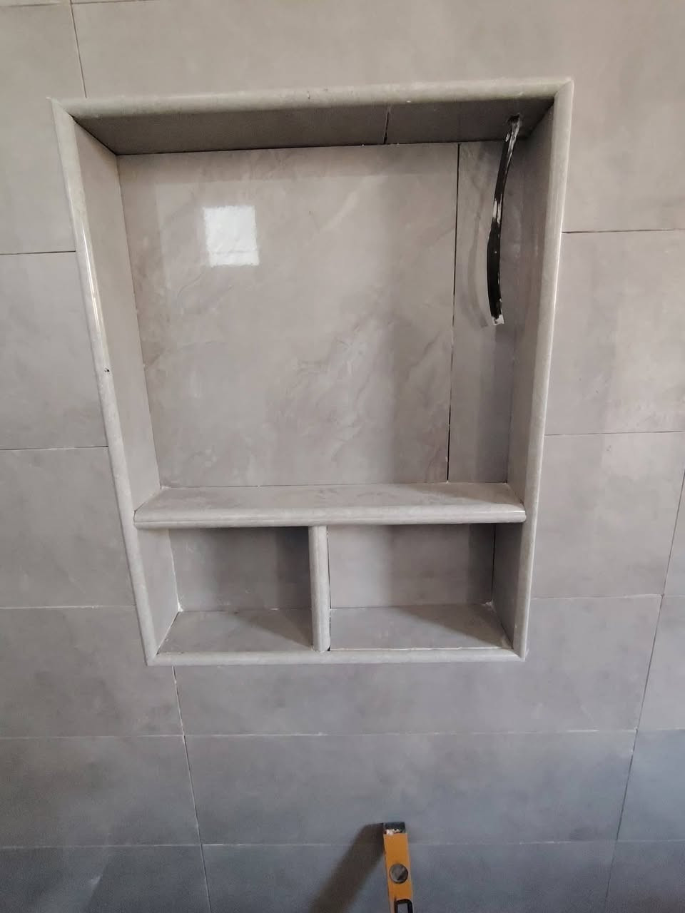 كادر خلفات  متفرغ حاليآ مرمر بورسلين كرانيت سيراميك بايات درج شغل درجه اولى النجف  *********** خاص مفتوح
