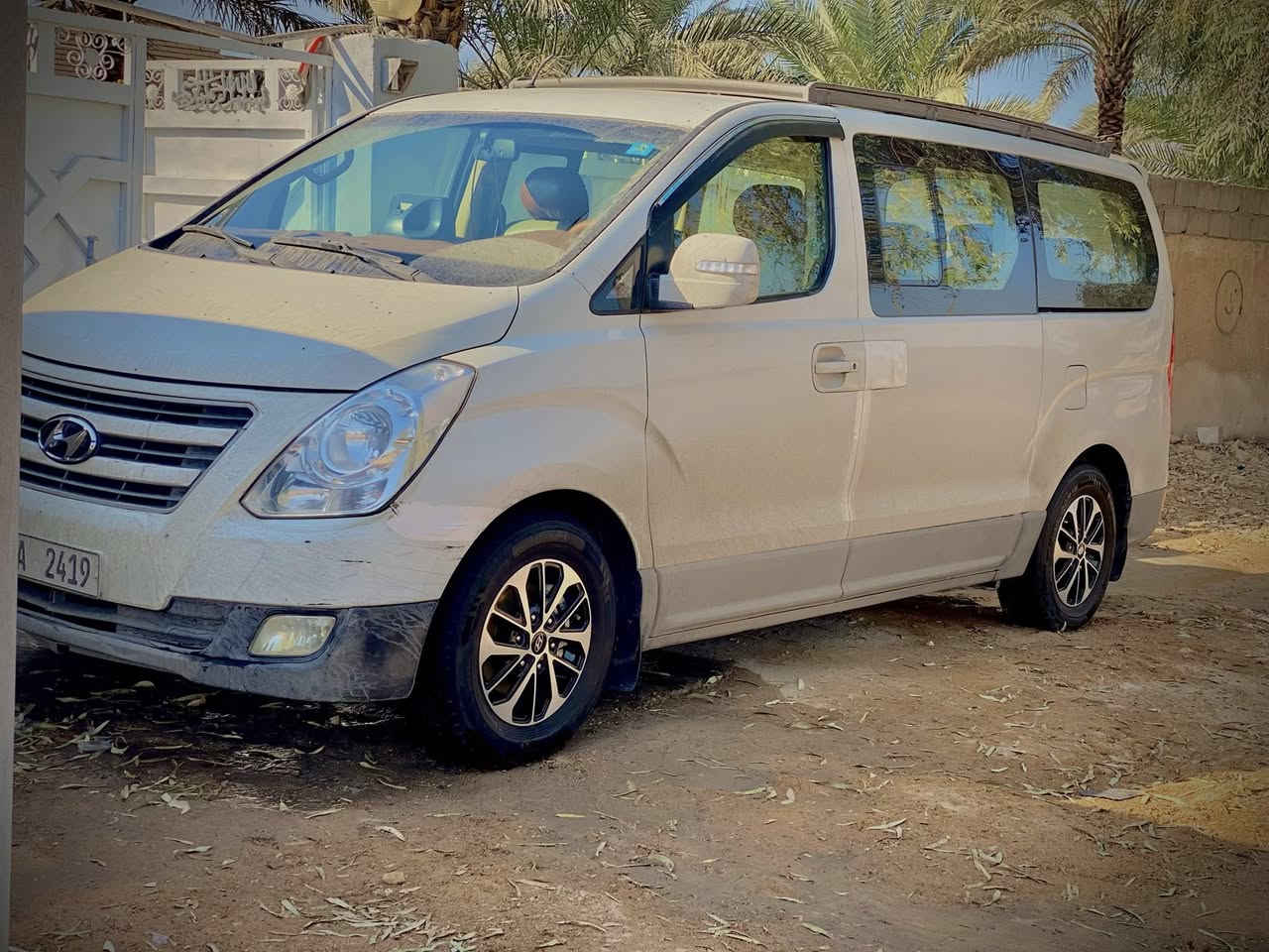 السلام عليكم 
ستاركس 2012 للبيع 
مفتوح محور مسكر مكفوله كفاله عامه عدا شبر بلجاملغ الخلفي جاهزه السياره من كلشي تخم تاير حداديه مصفره هيئه وضريبه رقم قادسيه باسمي تحويل ثاني يوم، 
مكاني بابل القاسم 
للاستفسار ***********
