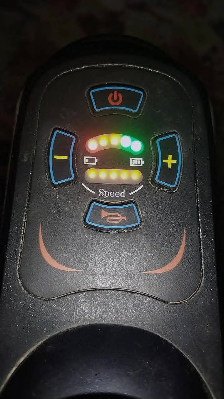 سلام عليكم كرسي كهرباهي جديد بسعر مناسب بـ300الف وبيه مجال  مكاني السماوه 
رقم الهاتف ***********وتساب
