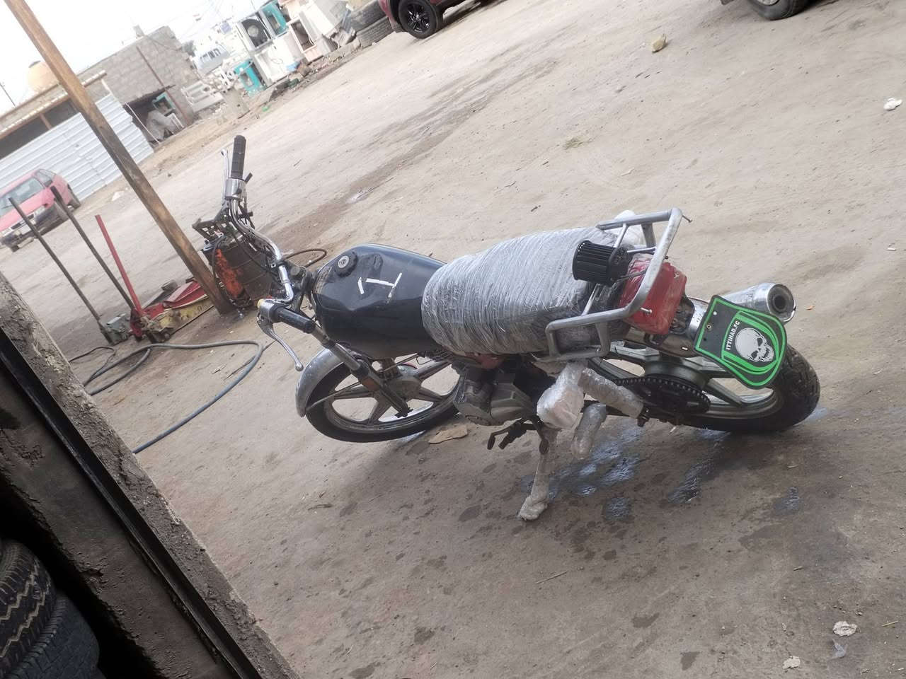 سلام عليكم دراجه سيفان لبيع مال شغال محرك خير من لله مفوال ديالى ابو خميس ***********
