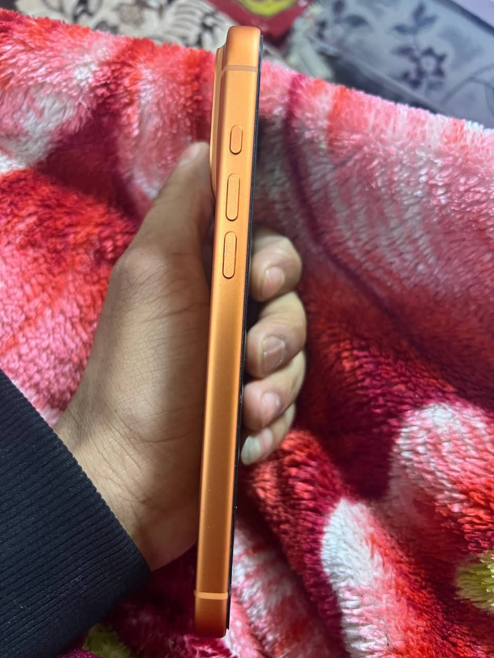 ايفون 17 برو ماكس للبيع
لون برتقالي 
بعده بضمان 
بطاريه 100
مشحون 31 مره
ذاكره 256
رقم الهاتف ***********
