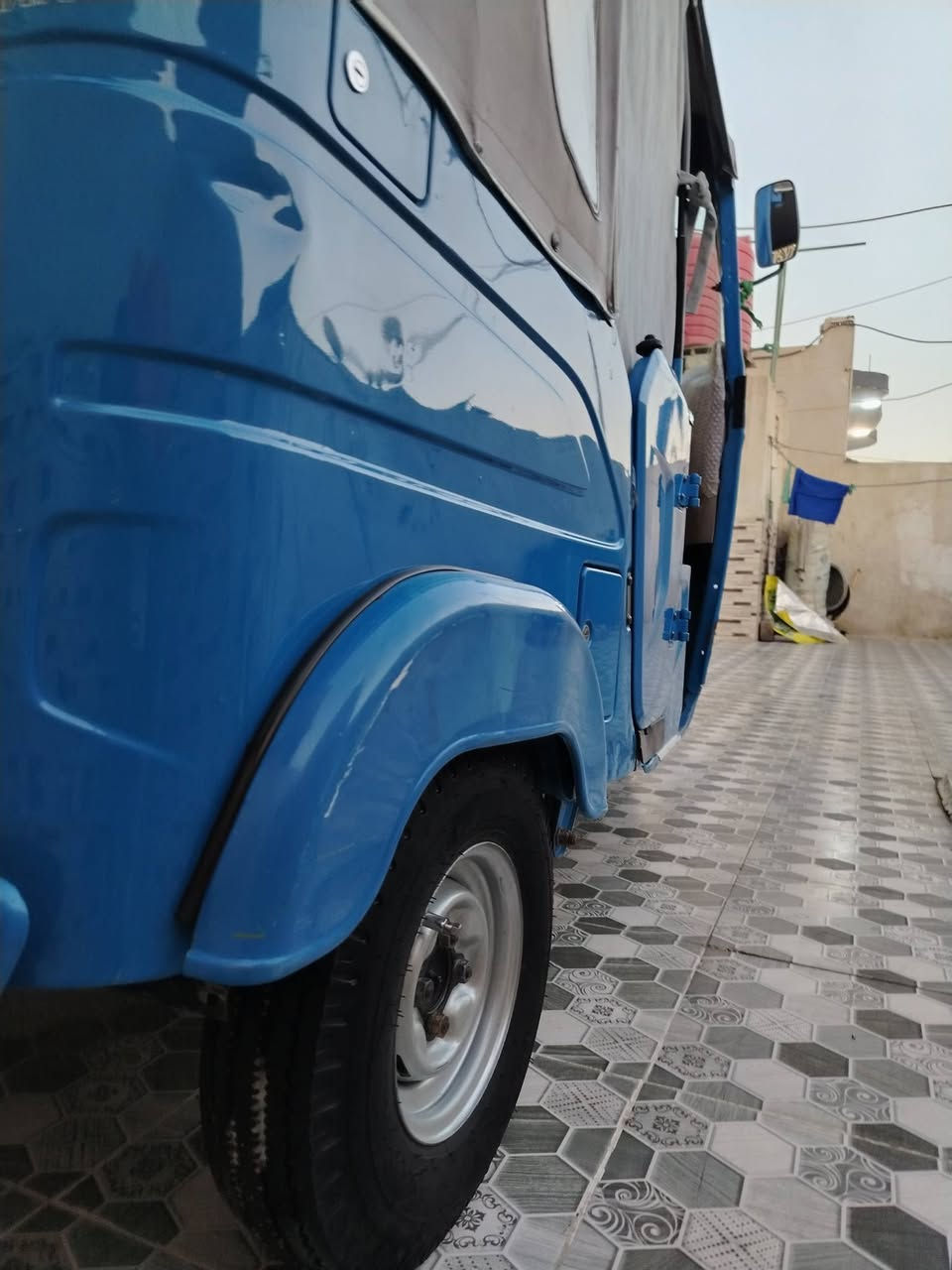 سلام عليكم تكتك البيع مديل ٢٣ وراق بس
مكان البطحاء رقم ***********
