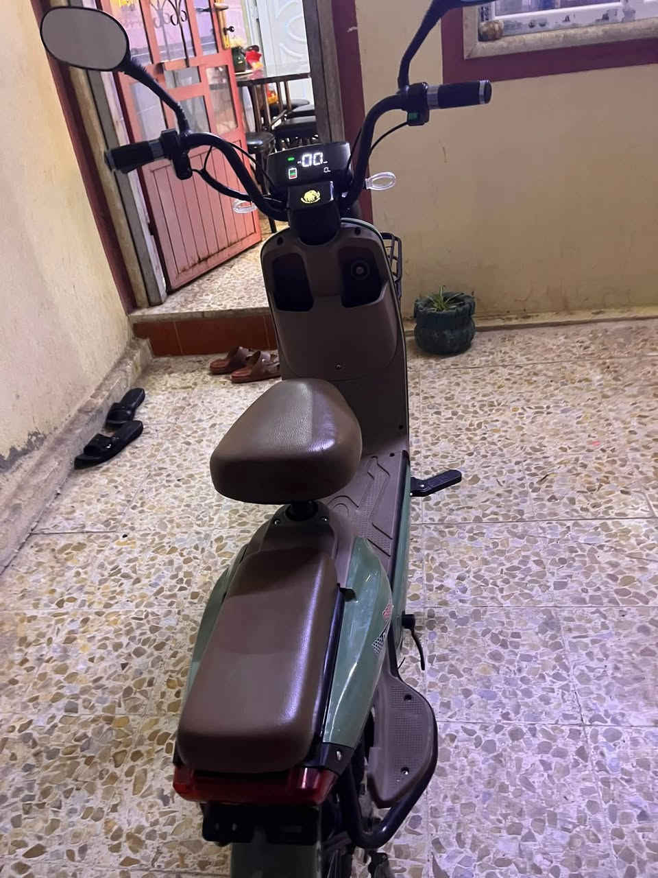 ماطور شحن للبيع جديد بطاريات سرعه99 جديد الماطور السعر 350بي مجال   للشراي  رقم ***********
