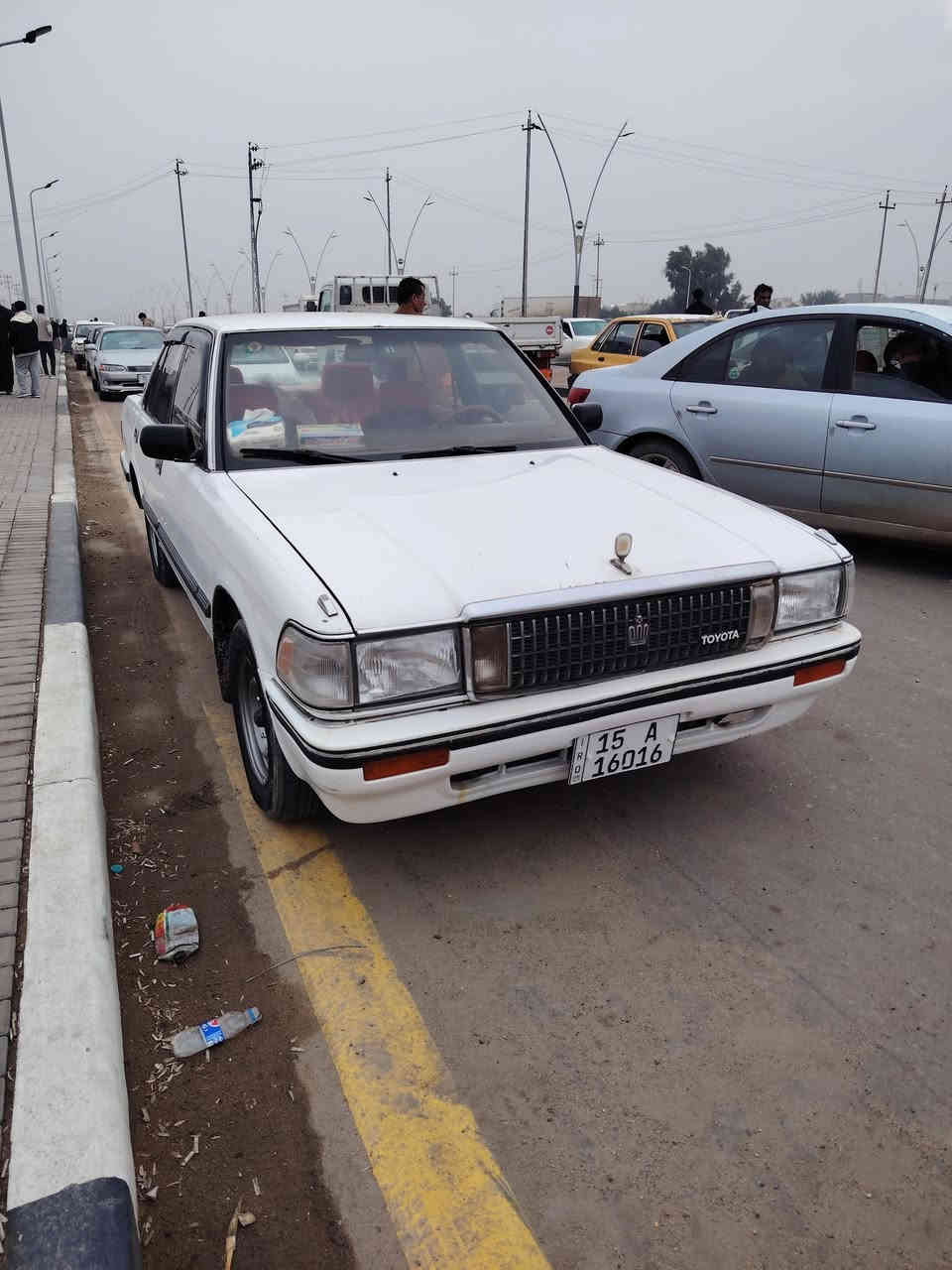 سلام عليكم سيدان للبيع مديل ١٩٨٨ سعرها ٥٧ وبيها مجال قليل السياره رقم انبار مشروع وطني شرط المداور السياره مكفوله من الكص والنقل والضربه القويه السياره حلوه وجاهزه عوزها ترتيب قليل ***********
