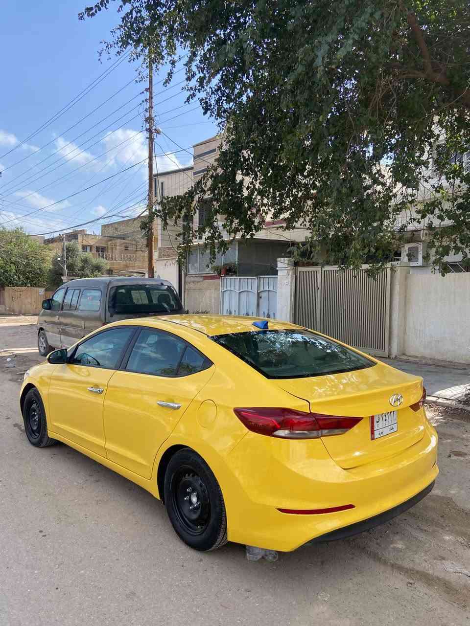 السلام عليكم النتره ٢٠١٧امريكي حادث بس بنيد مبدل بلادي بدون دواخل بدون ايرباك مكينه ٢٠٠٠دوش مكينه وكير وصدر وتخم تاير كله مكفول صبغه جديده بجم جديد السياره جاهزه وماتصرف عليها سنت واحد بوجهك للشارع مواصفات معروفه نص فول السياره  مكاني بغداد السعر ١١٠ وبيها مجال السياره مال جناي وبل عافيه عل ياخذها 
رقمي ***********
