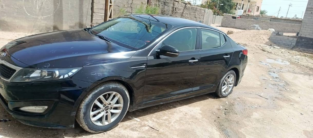 يالله السلام عليكم اخوان بيع مستعجل كلش السعر جوه السوك بهواي 
اوبتما K5.     2013
مكينه دوش 2400 كفاله بجيس 
السياره فول مواصفات عدا الفتحه 
السياره جاهز هلا اخر حبايه تدفئه تبريد ثلج حداديه 💯/💯 السياره مغلفه اسود طافي ضمان5سنوت  وبيها باب الراكب امبدل وبيها رشوش متفرقه ابيع احزام السياره بيها هواي اضافات مال بيت ***********.    *********** اتصال وتساب
