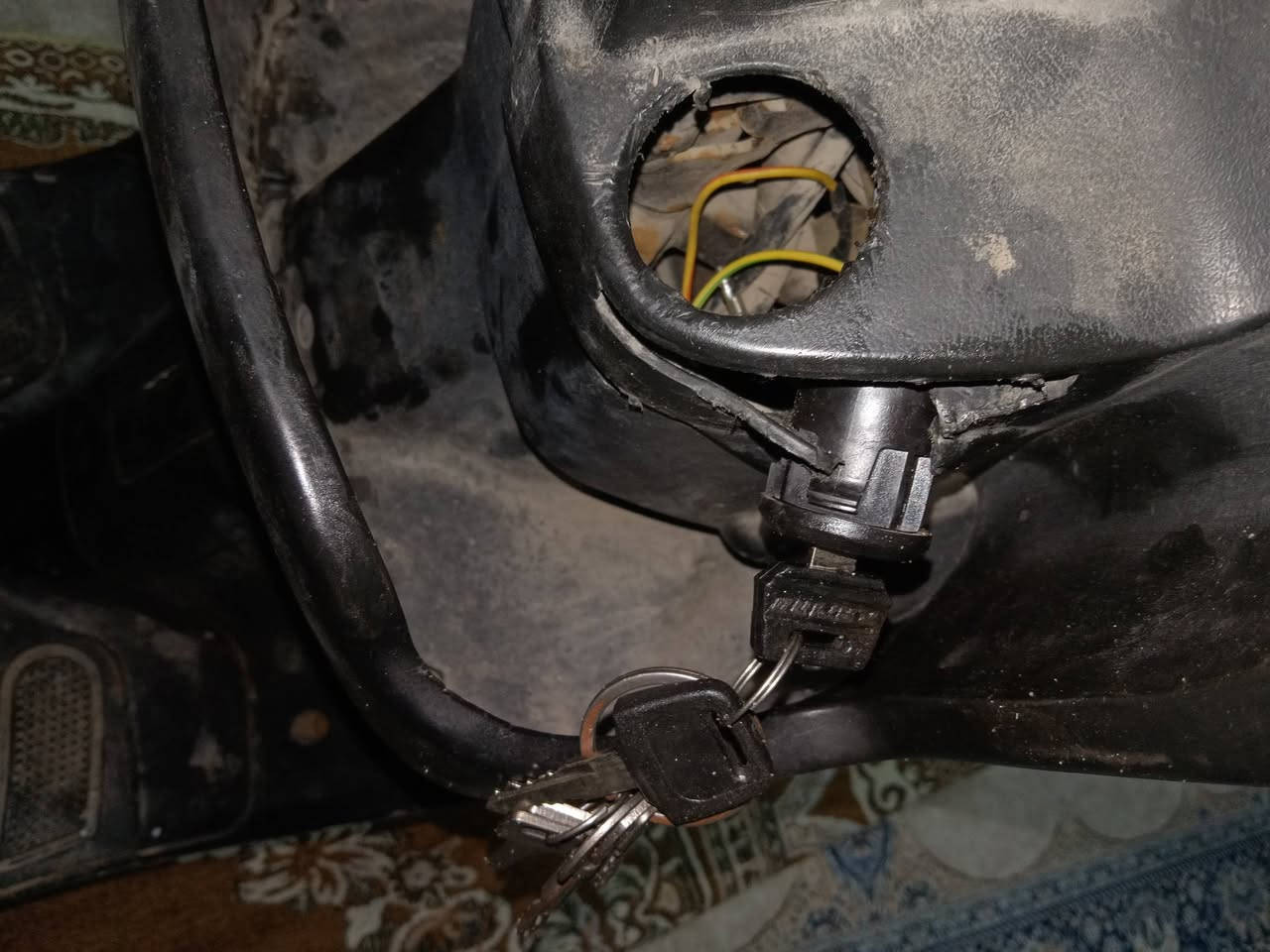 السلام عليكم للبيع دراجة ياماها كوم حديد السعر 150 وبيها مجال حك الجية العنوان  البصرة دور الشرطة شارع القائد ***********
