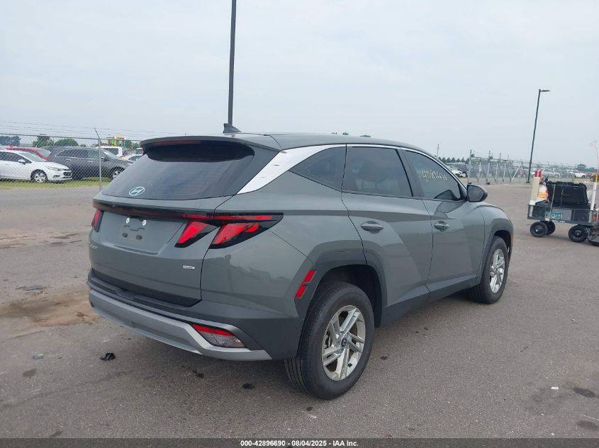 ★ ★ #النمرود_للمزاد_الأمريكي ،👑 ★ ★
🔵 نوع سياره: هونداي توكسن 2025 SE
🔵 حاله السياره: تعمل وتسير
🔵 المسافة: 6243mi
🔵 حـجم المـحرك : 4 بستم. 2.5L
🔵 تاريخ المزاد: الثنين 2026/2/16
🔵 ضرر السيارة : موضح في الصور 
--------------------------------------------------------------------------------
 🔴 بأمكانك ادخالها ذوي شهداء او حرة او نقلها الى اقليم كردستان العراق 

مكان المكتب / الموصل /ناحية النمرود/قرية السلامية

خدمتنا تشمل:  
🚗 شراء السيارات المطلوبة حسب طلبك 
📝 تقارير كارفاكس شامله عن حالة السيارات قبل الشراء
🚛 ترتيب شحن السيارة من امريكا ألى اي مكان بأمان وسرعه 
📱نظام تتبع خاص بك لمتابعة عملية النقل من المزاد الى ميناء ام قصر او منفذ طريبيل او جبل علي ( اقليم كردستان) 
🛳ارخص اسعار الشحن

- خدمة التخليص الجمركي
١- ميناء ام قصر 
٢- منفذ طريبيل 
٣- اقليم كردستان (جبل علي) 
٤-مرسين ( تركيا )

للاستفسار عن شراء السيارات اتصل الى الارقام التالية 

كورك/. ***********  (واتساب) ☎️
آسيا/. *********** ☎️
#النمرود_للمزاد_الامريكي
