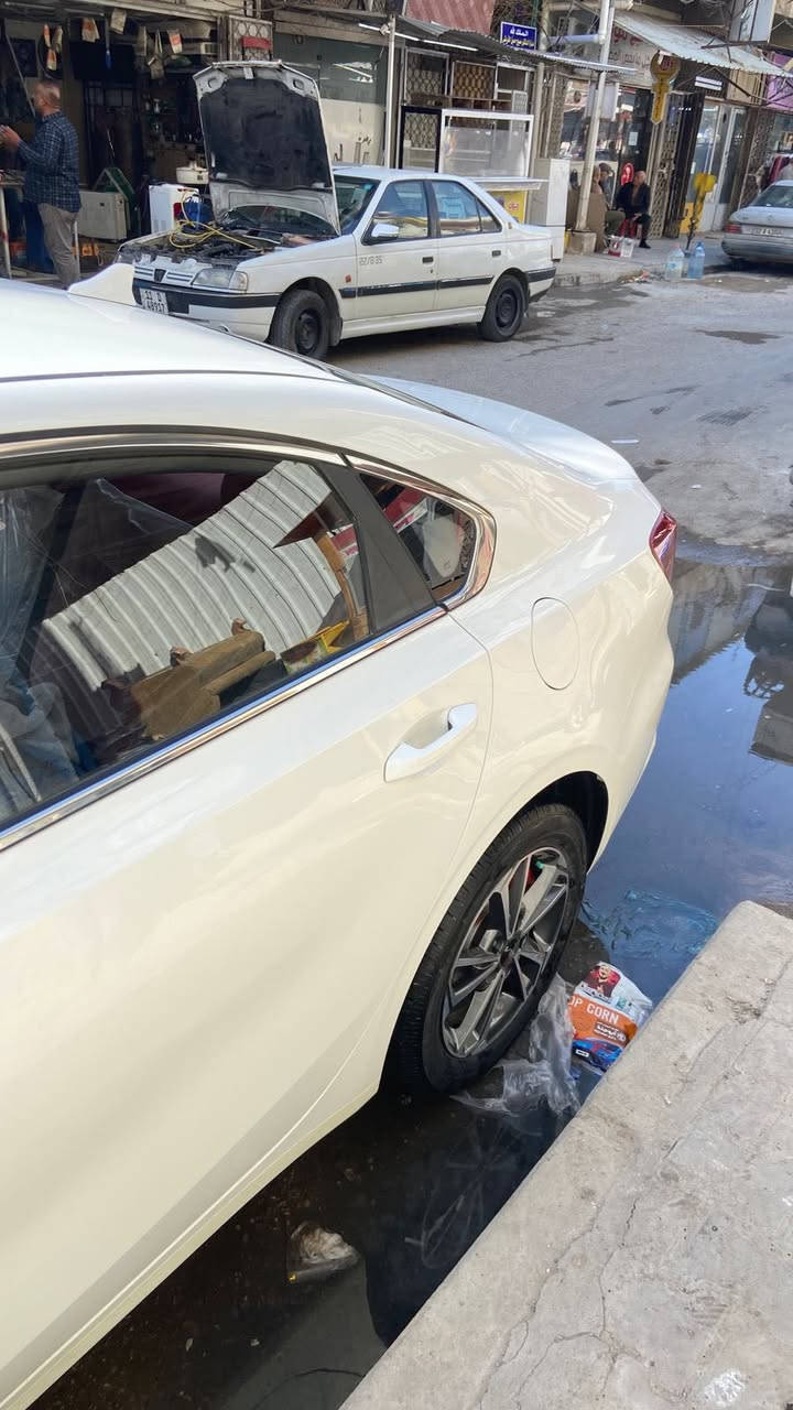 KN 3   2024كفالة
ماشية 22210km 
المواصفات..
✅اللون ابيض 
✅بانوراما 
✅اشاير بالمري
✅مري شفط 
✅رادار امامي خلفي 
✅كامرة دوارة 
✅داخل أحمر 
✅كروز سرعة
السيارة نظيفة حيل بعد بجيس الوكاله وعلى وضع الشركة 
فقط البنيد طخه بسيطة ومبينة بالصورة 🔴
رقم بغداد تحويل ثاني يوم صاحب السيارة شرعي  

***********

السعر 145وبيها مجال للشراي مكاني بغداد البياع
