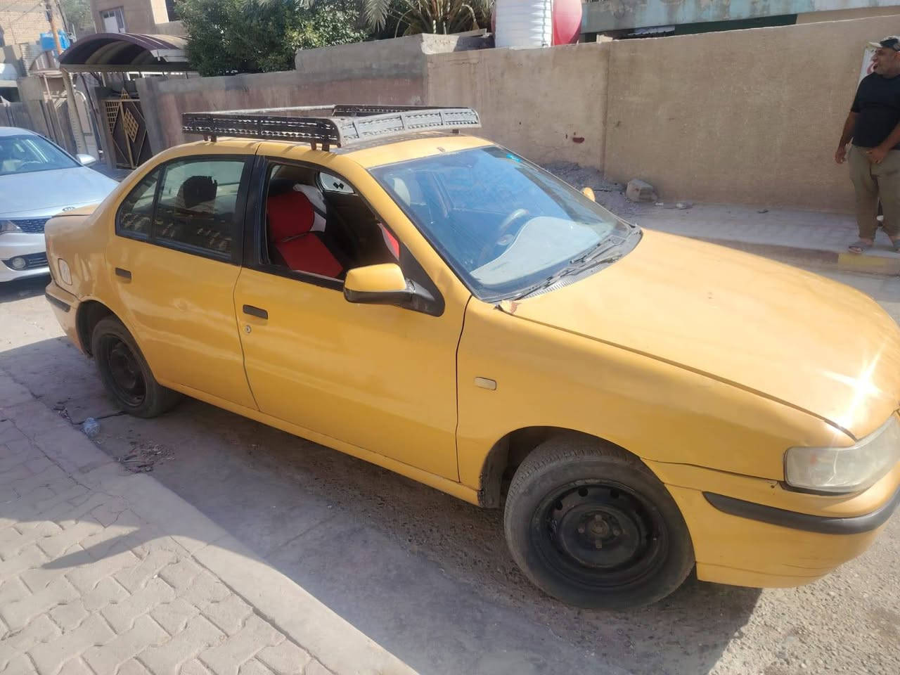 السلام عليكم سيارة سمند محورة كورلا موديل ٢٠٠٩ رقم بغداد انكليزي مصفر هيئة وغرامات تحويل ثاني يوم نقصها تبريد بي بوري تلحمه وتشغل وبيها قفل الصندوق السيارة مصبوغة عام كير جديد صارلي اسبوع من مشتري سعرها ٢٥ وبي مجال الشراي يجي خاص تفاصيلها ذكرتها وصورها منشورة كدامكم التواصل خاص او على واتساب *********** رقمي
