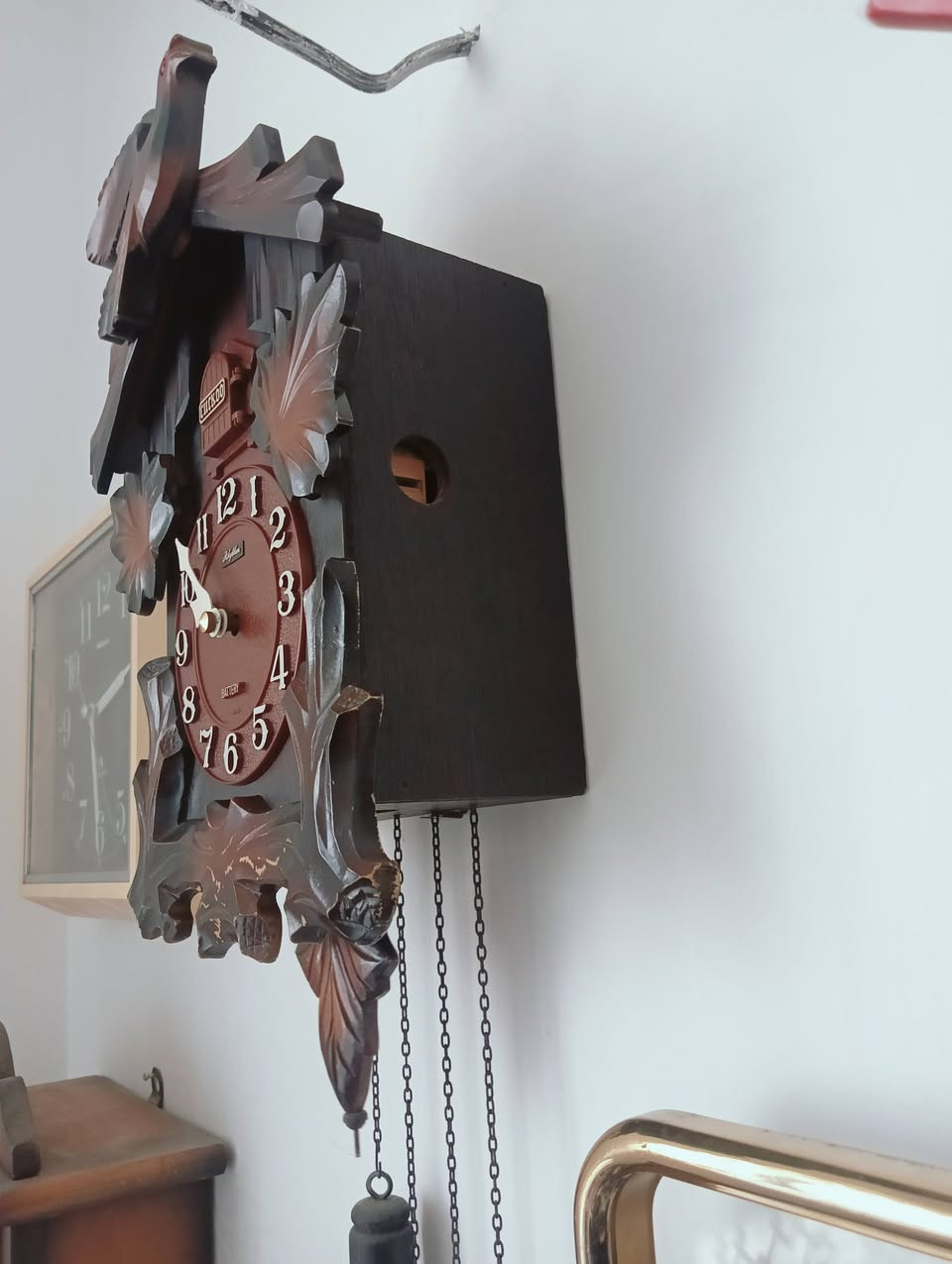 للبيع ساعة كوكو ماركة رايثم ياباني من النوادر مكينه جديدة باتري ميكانيك تعمل بنظام البطارية حجم الكبير ساعة نظيفة جداً واحلى من الصور بلادية سعرها 300 مع التوصيل مكاني بغداد جسر ديالى القديم 
*********** _ ***********
