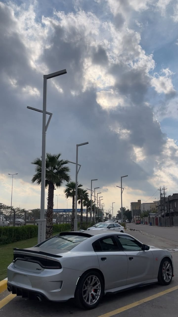 سلام عليكم
SRT 6.4 2021
رقم اربيل بأسمي
گامله للاخير بدون أي نقص 
الضرر ( جاملغ سايق + بنيد تحديث ) 
مكينه كير بحالة الوكاله 
دواخل گفاله 
ممشاها 42km
المواصفات الاعتياديه ( تشغيل عن بعد شاشه كبيره حساس كامره كشنات كهرباء …..) 
ألأضافات 
بنيد ريد آي
ويل srt اصل 
غرفه حضن srt 
ملحق دوسه srt
دفيوزر مشيف
زعانف خلفيه 
شفقه عضم اسود لامع
كفرات مري باتمان + كفر يدات اسود لامع 
تلبيسه دعاميه srt
ستريس بار 
گاج كان BULIT 
شباك حديد أعلى 
منضومه زنون عالي + ناصي 
تغليف قماره + جنطه + بنيد اسود طافي 
لدات دعاميه تخم تكساس سبيد 
صبغ ويل + فجوج 
كفر بك لايت ٣ قطع
تايرات 315/35/20

سياره گامله وبدون أي نقص 
السعر 223 وبيها مجال
بغداد الگرخ
***********
