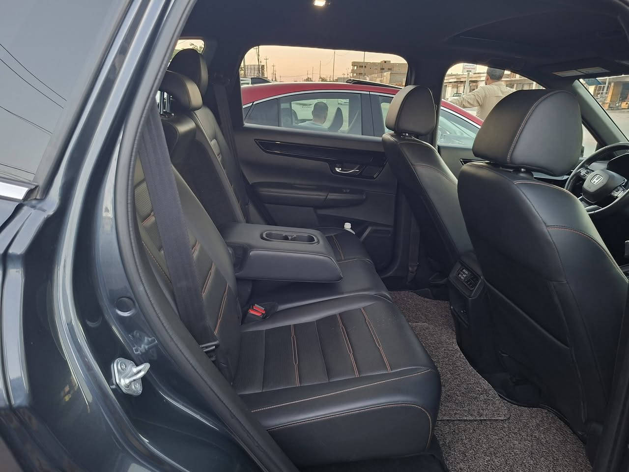 السلام عليكم 
CRV sport torng ,,موديل 2023 رقم صلاح الدين / انكليزي /  والسياره جاهزه و تحويل اشوكت اتريد 
والنظافه فول حادثها امامي خفيف وبالصندوك خفيف هاي صورها السعر 220$ وبيها مجال ويرهم مراوس حسب  القناعه
للاستفسار ***********
والخاص مفتوح
