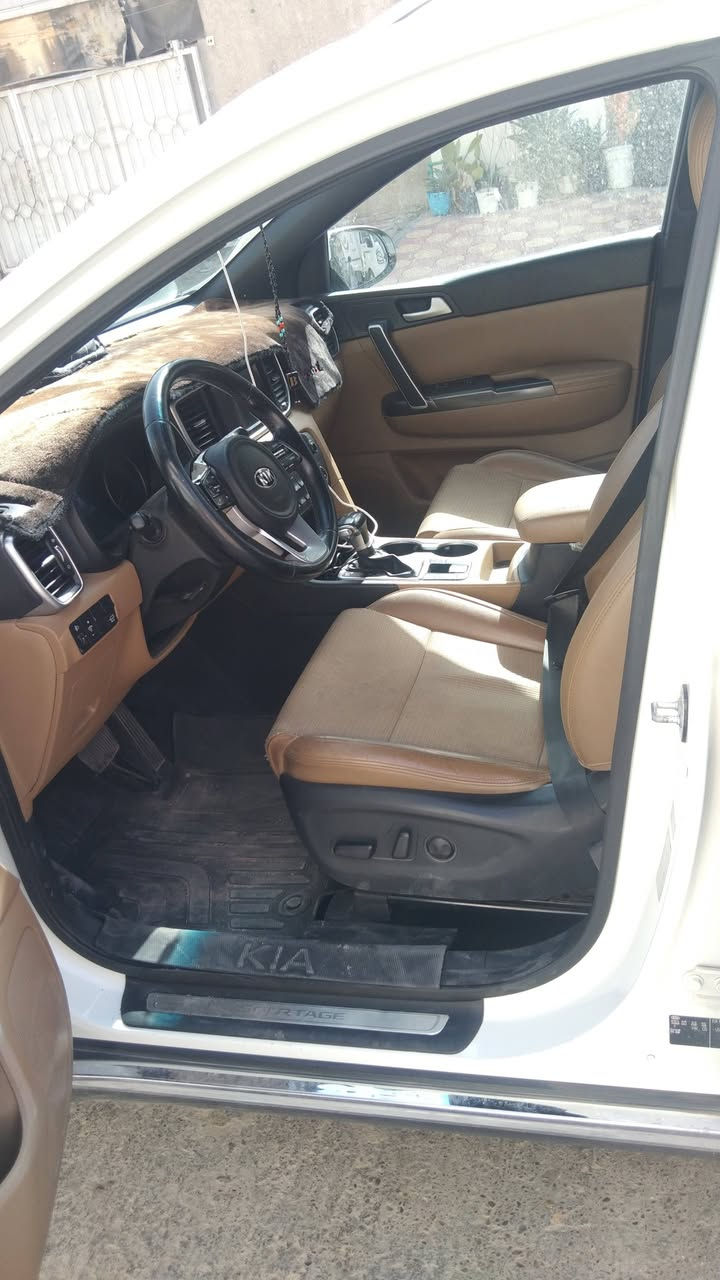 سبورتج  2019 شكل  2021  بسمي 
رقم بغداد لجديد 11 هزه ورقم جديد 
بيهه بنيد صبغ ودعاميه وصور موجودات قبل الصبغ
فول مواصفات   1 / 1 
المواصفات :
محرك 2000 دوش المرغوب 
 بانوراما 
 بصمة 
ترحيب عند الاقتراب 
بصمه ابواب 
اوتو هولد 
داخل سقف اسود 
 هاند بريك بصمة 
 شاشة نفكيشن كبيرا 
تبريد بيانو 
 تحكمات ستيرن كامله 
 جنطة بصمة كهرباء 
 كشنات جلد 
 حساس امامي خلفي
مانع انحدار 
ويل حجم 19 / 5 ويل كب 
4 دسك 
 كامرة دوارة
 كراسي كهرباء عدد 2  
 وباقي المواصفات المعروفة  
مكاني بغداد  جانب الكرخ 
السعر 186
الاتصال على الرقم 
***********
