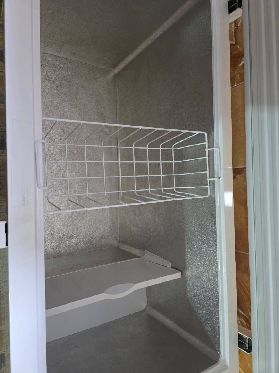 السلام عليكم
مجمده للبيع السعر 250 الف 
وبيها مجال 

المجمده 16 قدم 

ومستعمله أقل شهرين 
 
وبعدها جديده  

للاستفسار واتساب فقط 
 
*********** 
 
الموقع الفلوجه حي العسكري
