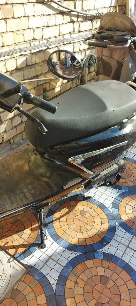 دراجة للبيع شحن جديده السعر ٧٥٠ ٦بطاريات  للاتصال ***********
