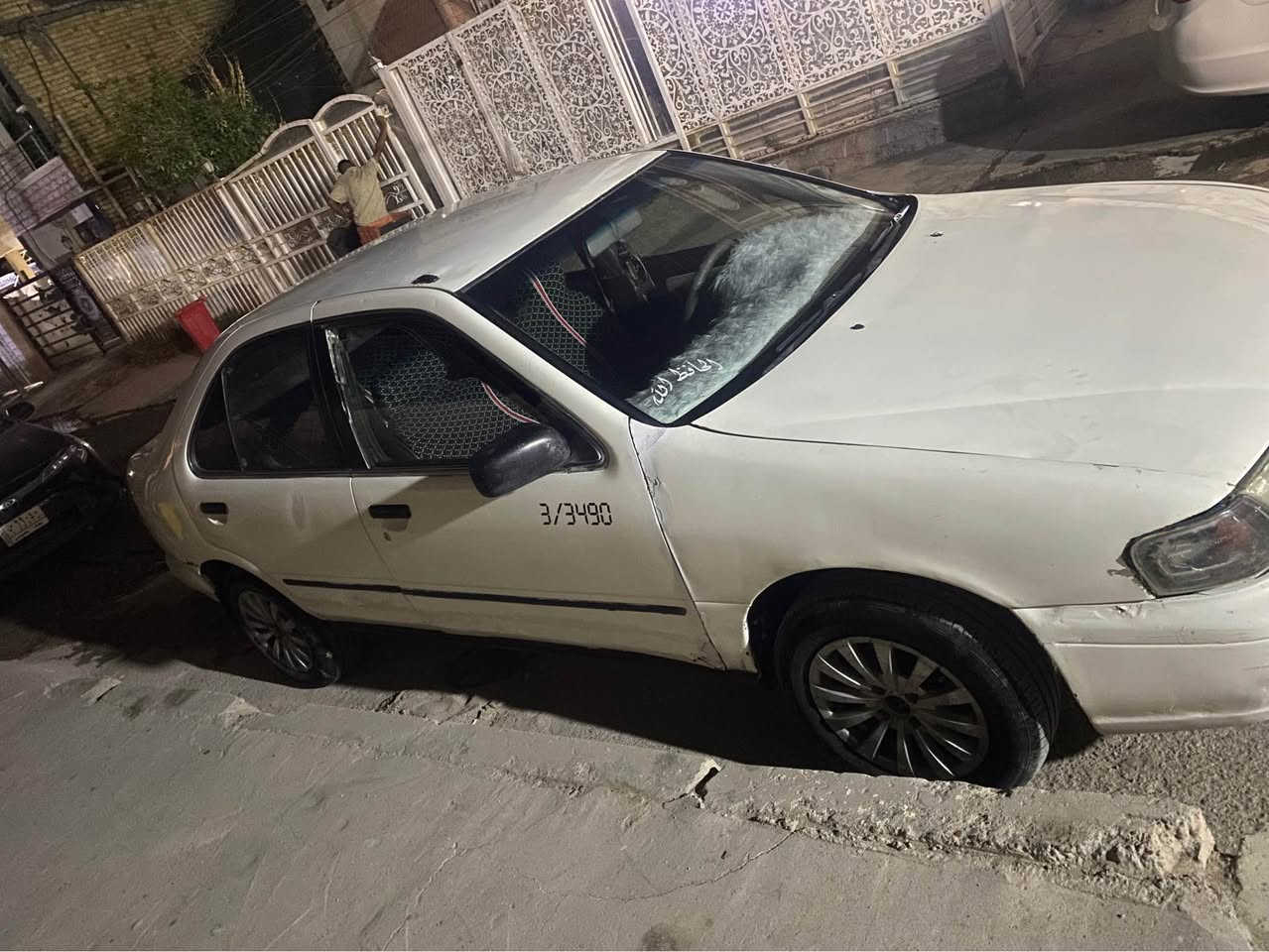 نيسان صني  رقم بغداد أنكليزي محرك جديد مال قطع 
تبريد ثلج تايرات زينه صرفية الوقود ممتازة كير اوتماتيك السيارة مقبولة وكلش مريحة عاطل بيها كيج حماوه وكيج بانزين  مصبوغه عام داخلها حلو مقبول المهتم اذله اي تصوير يعجبه مكاني بغداد الغزالية بسمي تحويل ثاني يوم السيارة بيع ماكو مراوس  هـ***********
السعر 32 مجال قليل بغداد, العراق
