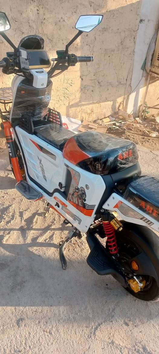 دراجه شحن للبيع 475من الوكيل جديده الشراي يتصل *********** x900 نظيفه معنه الكلمه
