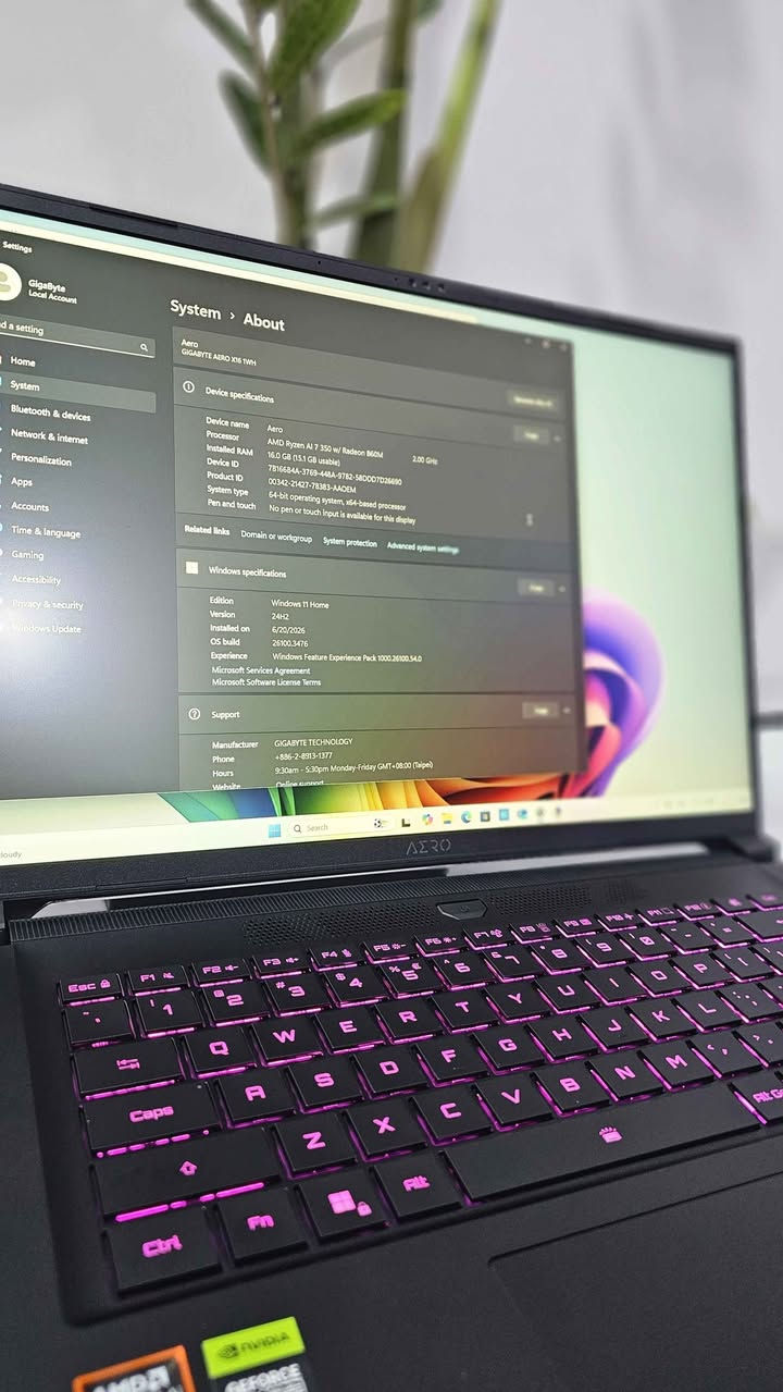 🚨 للبيع: لابتوب GIGABYTE AERO X16 (1WH) للمصممين واللاعبين 🚨
فرصة لا تُعوض لعشاق الأداء الخارق وصناع المحتوى! للبيع جهاز GIGABYTE AERO X16 بمواصفاته الثورية القائمة على الذكاء الاصطناعي وجيل كروت الشاشة الأحدث عالمياً
🖥️ أبرز المواصفات الفنية:

* المعالج: AMD Ryzen™ AI 7 350 الخارق والمخصص لمعالجة الذكاء الاصطناعي بسرعة فائقة.
* كرت الشاشة: NVIDIA® GeForce RTX™ 5070 (بذاكرة 8GB GDDR7) - أقوى أداء للألعاب الثقيلة وبرامج المونتاج والرندرة.
* و كرت داخلي Radeon 860M
* الشاشة: شاشة خيالية بمقاس 16 بوصة بدقة WQXGA (2560×1600)، تردد 165Hz، وألوان دقيقة جداً ومريحة للعين بسطوع 400nits.
* الذاكرة (RAM): سعة 16 جيجابايت DDR5 لتنقل فوري وسلس بين البرامج الثقيلة .
* التخزين: 1 تيرابايت SSD NVMe فائق السرعة لفتح النظام والبرامج في ثوانٍ.
* البطارية والنظام: بطارية 76Wh ممتازة، ويعتبر اللابتوب من فئة Copilot+ PC الرسمية من مايكروسوفت.
* الحالة: جديد .
* الملحقات:  مع بوكس و كافه الملحقات.

💰 السعر المطلوب: خاص
📞 للتواصل والاستفسار: *********** بغداد, العراق
