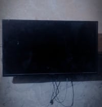 عندي هاي البلازمه بس شاشه نضيفه وجديده الاستفسار على الرقم 07712372687