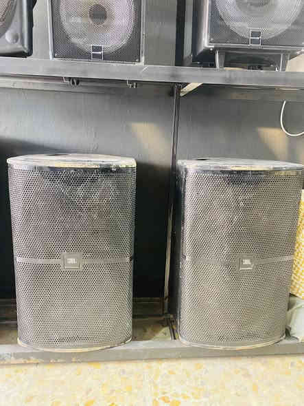 سبيكرات FBT 15 انج العدد..اربع ازواج 

سبكرات GBL 12انج العدد.. زوجين

سبيكرات GBL 15 انج العدد..زوج

اجهزه DYNACORD 1600 العدد ..ثنين 
واحد عاطل بي البور ويشتغل فقط اخرس 
والثاني شغال بي العتله بصف الشاشه مكسوره 

الاسعار خاص والاستفسار ***********..المكان السماوه
