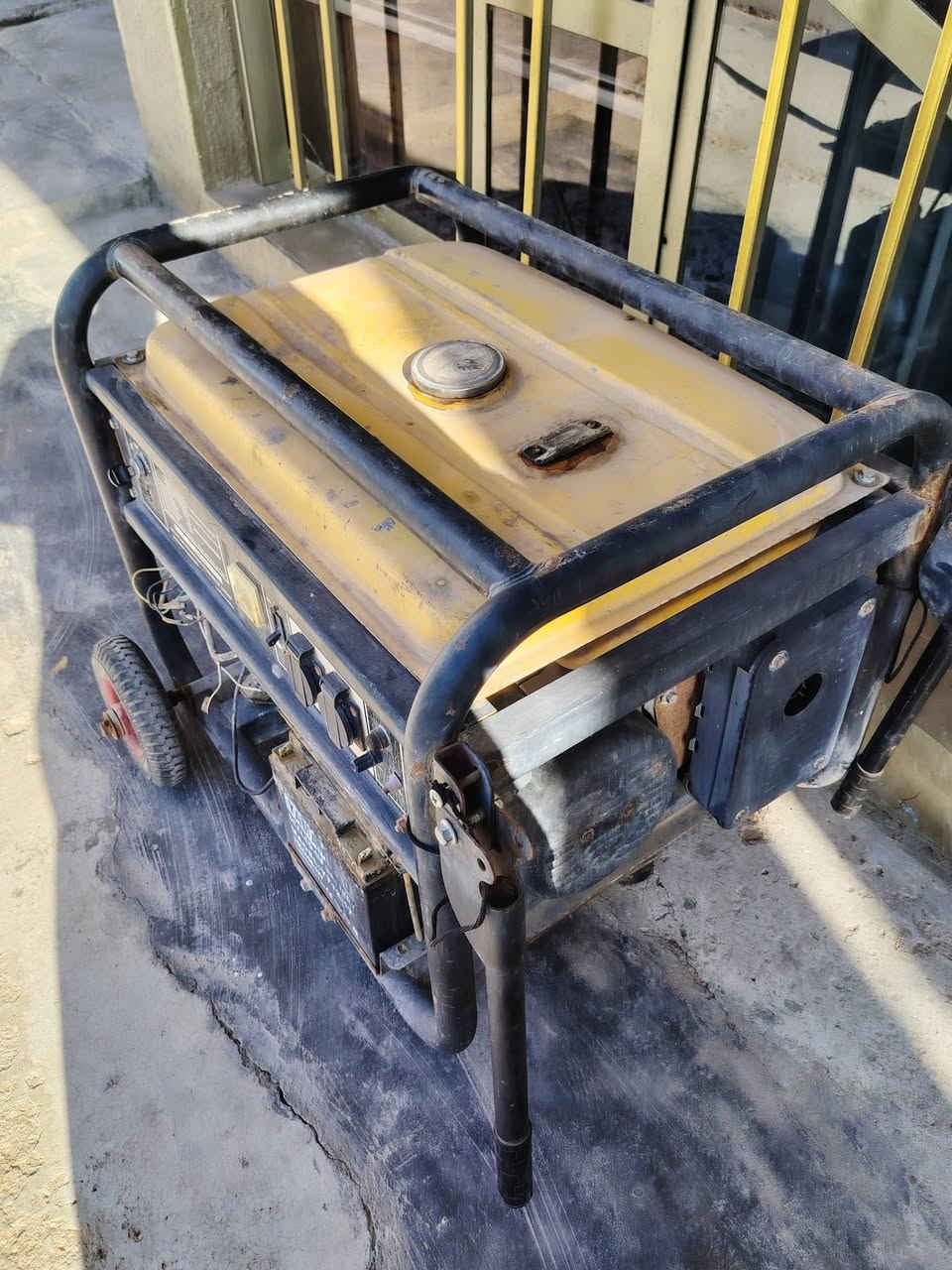 مولد للبيع السعر 350/ 20 أمبير


**إذا كنت صاحب هذا الإعلان وتريد حذفه لأي سبب، رجاءا أرسل رسالة إلى الدعم الفني**