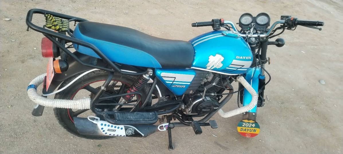 دايون نفخ مديل 21 طالعه ب 22 اوراق اصولي  مكينه ما مفتوحه شلعه ومعدل ونعومه كهربائيات كله شغاله نكره سلف  مال جناي  السعر مليون 550 
 الشراي *********** ما تشتري لا تتصل
