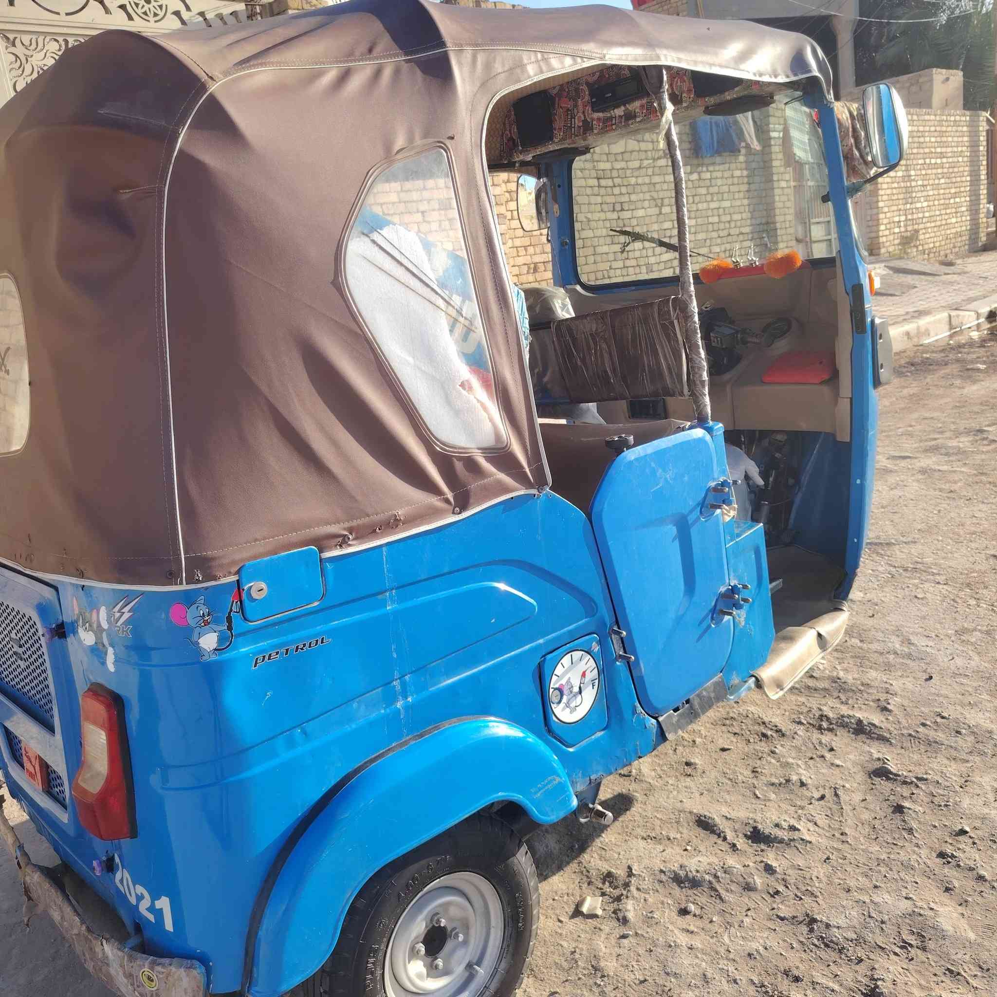 السلام عليكم تكتك للبيع 21 العماره المجر الكبير التكتك بيه صبغ وره كد 3اصابع صفحتين ماعده ذني مكفوله كفاله عامه مجفته بوشه وبستم فقط اصوليات كل كامله تحويل ثاني يوم وكيله شاكر بل مجر السعر 7300وبيه مجال  الشراي يتصل وبخدمته
  ***********
