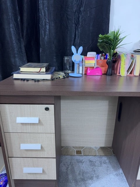 العنوان:صلاح الدين  سامراء 
مكتب دراسي جديد قليل الاستخدام واسع 
جديد كلش 