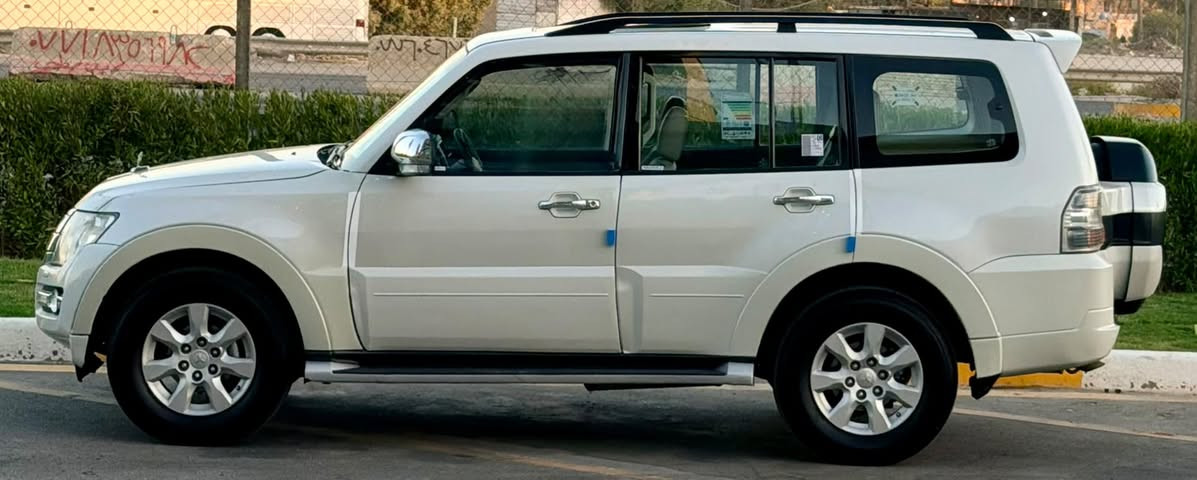 السلام عليكم اخوان
للبيع  فقط وبسعر مناسب 

متسيوبيشي باجيرو 2015 حبتور 

محرك 6 سلندر 3500

كير اوتو 

ماشيه 170 الف

المواصفات

سلايد فتحه سقف

شاشه وسائط اندرويد

كامره خلفيه

دمام صوت بلاد

تحكمات ستيرن 

داخل صاج

كشنات جلد

كشنات كهرباء

7 راكب 

فور ويل 4❌4

حساس خلفي

ثلاث قطع تبريد 

ثلاجه 

رقم سياره بغداد سنويه وهزه جديد

تحويل مباشر 

اخوان سياره بيه قطعه وحده صبغ باب سائق

وشبر تكحيل كارت

مكان السياره بغداد الكرخ

السعر  ( 158) وبيه مجال 

للاستفسار               

(***********)
