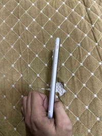 آيفون 11 عادي الجهاز نضيف شوفت عينك الجهاز ابلادي البطاريه 78الذاكره64...