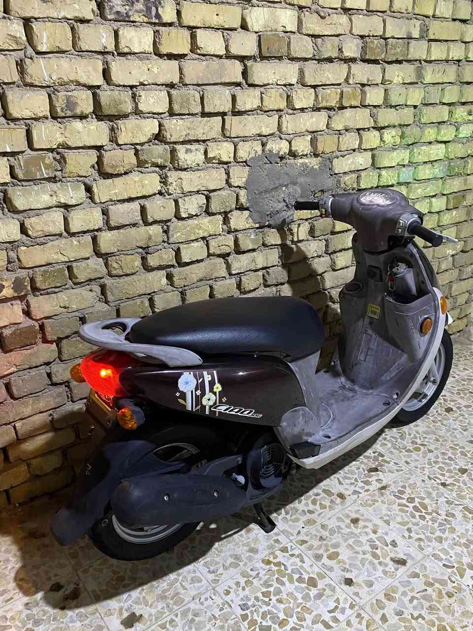 السلام عليكم دراجه فله للبيع كفاله عامه شرط برغي ما مفتوح بيه شرط شلعه ومعدل فول  السعر 1350 وبيه مجال 
الاستفسار *********** مكان ميسان .
