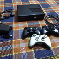 اكس بوكس 360 نضيف بي ألعاب اهواي اكثر من 50لعبة السعر 125 الرقم 077045...