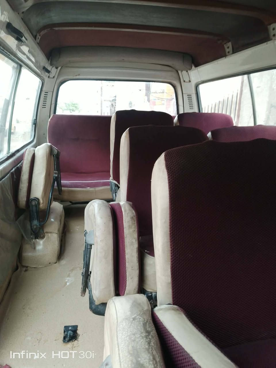 السلام عليكم فتون 11 للبيع رقم انكليزي رقم شاصي شعار بالتكمه كهربائيات شغاله دوشمه جديده تايرات نظاف مكينه قبغ اصفر اكسل وكير كفاله 
موقع بغداد الزعفرانيه
السعر 65 وبيها مجال
رقم صاحب السياره ***********
