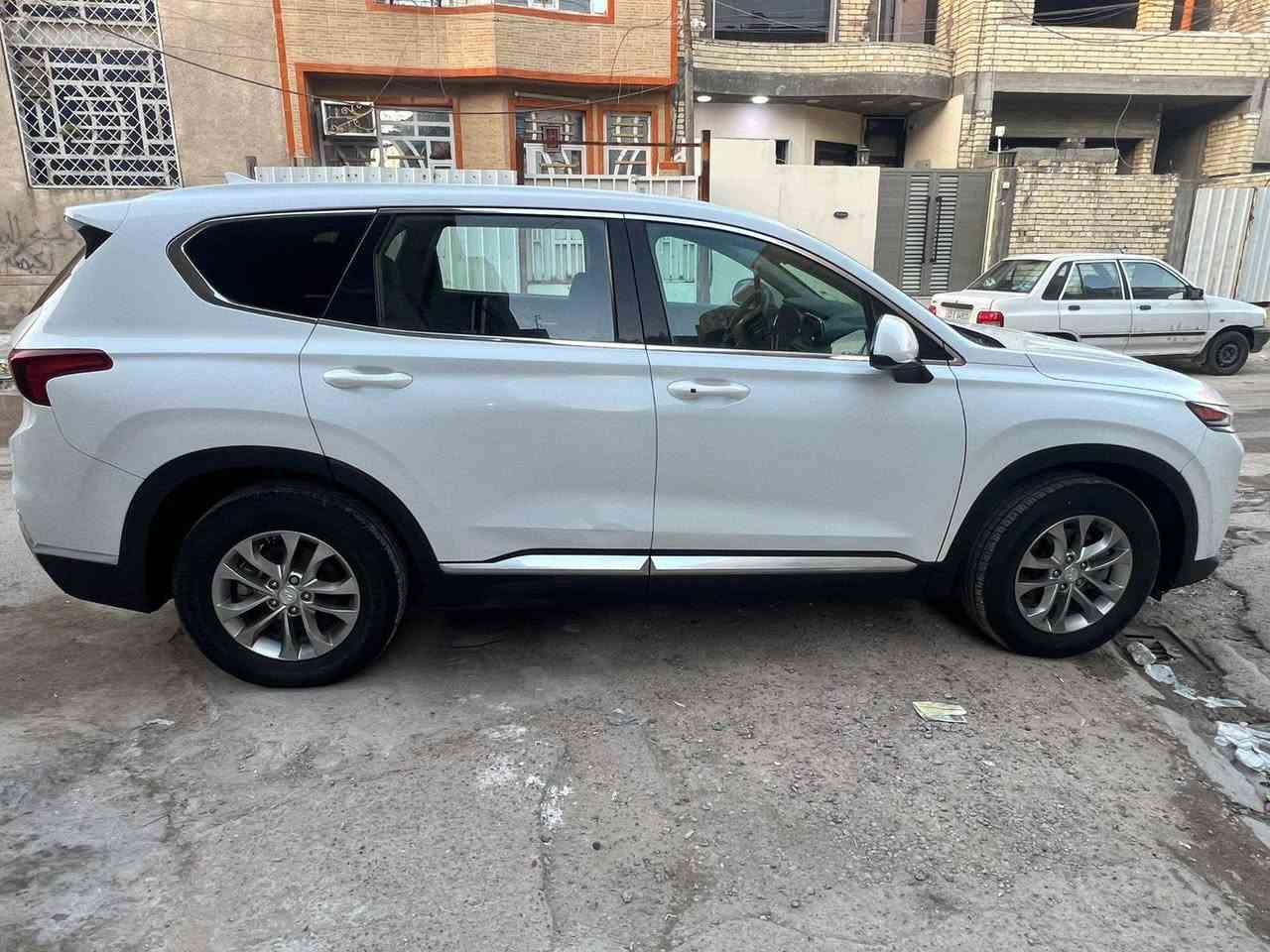 سلام عليكم سنتافيه 2020 رقم بغداد حادثه مرفق بصور

حساسات رادار امامي

هندبريك بصمه

تبريد قطعتين.
 خمسه راكب  

اربعه سلندر  
بيبان ثنين بصمه
كشنات تدفه

كشن الساق كهرباا توقف ذاتي.

اطفا ذاتي

السعر. 215    / رقم ***********
