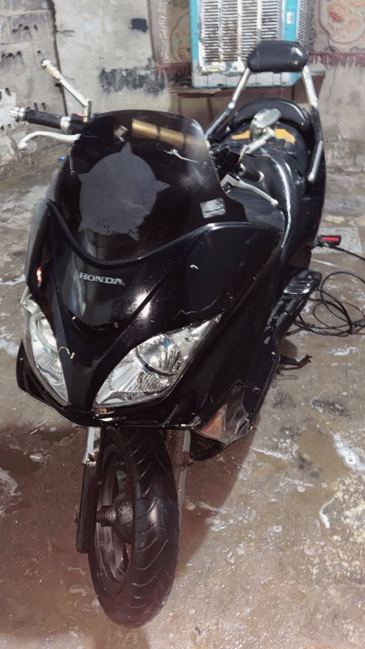 سلام عليكم حبايب هاي الفورزه للبيع كلشي مابيها ونضيفه وشغاله 100% بس رايدلها باتري اصلي وتشتغل مكاني كربلاء و العسر 600للتواصل *********** او ادخال ع الخاص
