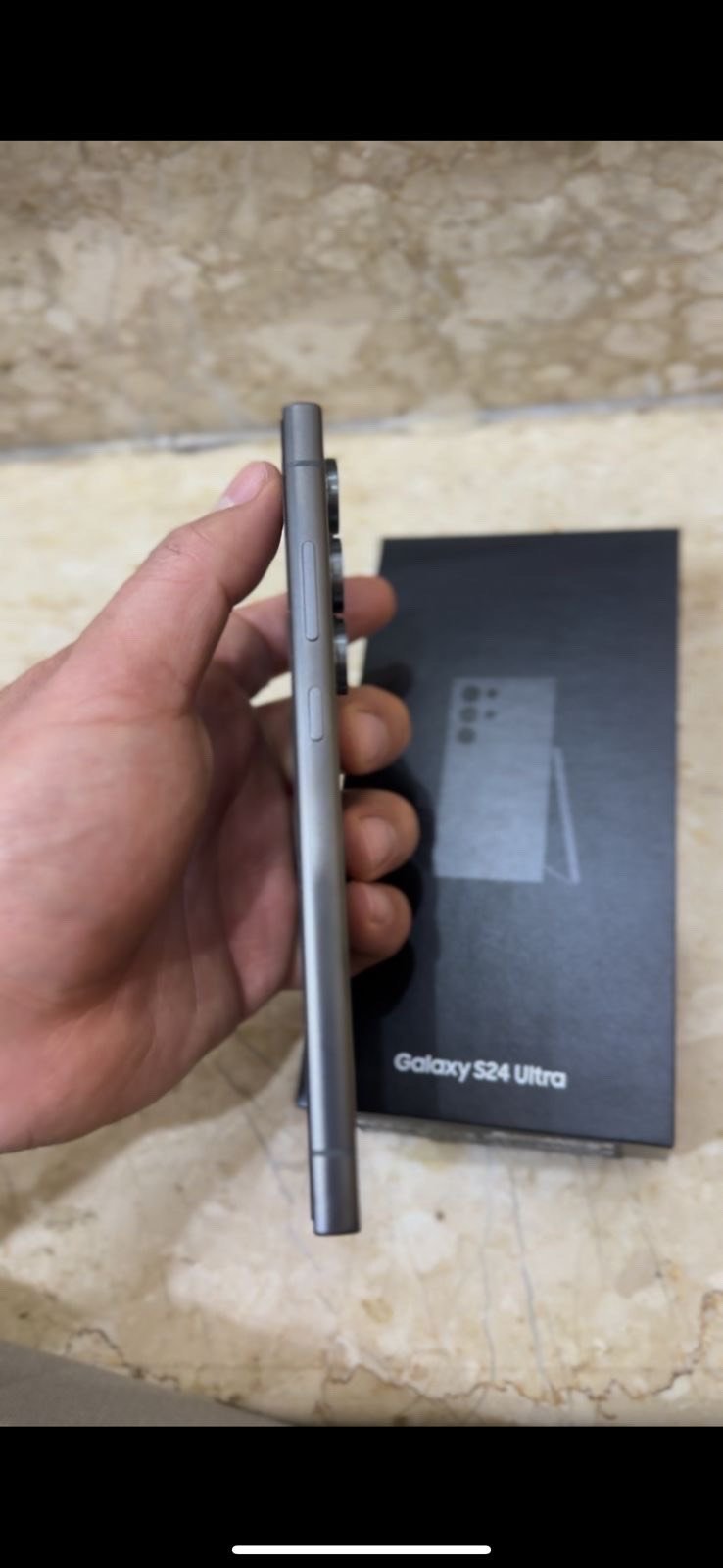 السلام عليكم عندي جهاز سامسونج S24  الترا مستخدم 3 اشهر فقط جديد ذاكره 256 مكاني الغزاليه *********** سعر 950 الف وبي مجال 