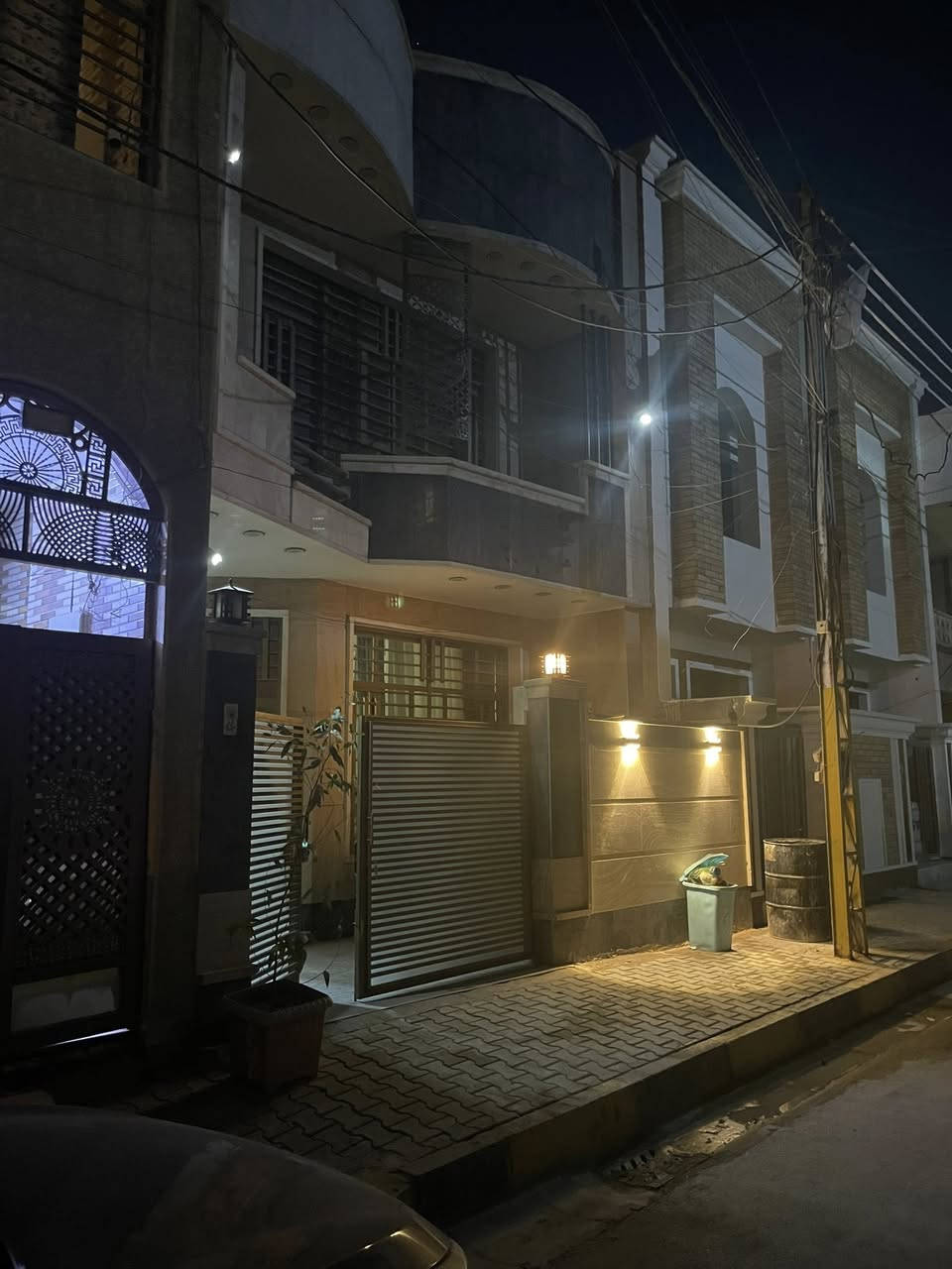 يعلن مكتب البيان للعقارات عن بيع دار مساحه125/م ‏الواجهة6-25/￼طابقين جديد 4 غرف نوم الشارع عريض الموقع بغداد الجديدة دور المسيح  الاستفسار الاتصال على الرقم مكتب البيان العقار ***********
