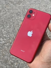 ايفون ١١ • ١٢٨ • خط بالشاشة