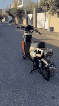 سلام عليكم

دراجه شحن F3
دراجه كلش حلوه جديده
قشرهه جديد اي عيب مابيها
لايتات و ليداد كلها سليمه
سويج و بصمه و كارت كلها موجودات
بطاريات جديد امبدله تقريبن صارله شهر 
سعر 550 الففف
مكانه كركوك
رقم ***********
