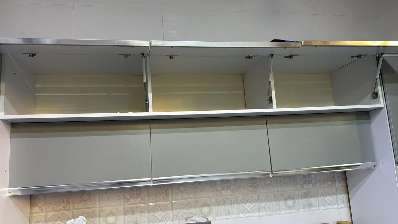 كاونتر خشب hdf
تركي مغلف طبقتين ميلامين مضاد الرطوبه الحراره 
القياس  3 متر ارضي .
وسنك متر ونص مرمر 
تركي درجه اولى
مع معرض مواعين تركي قياس متر في متر و٧٠ 
سعر الكاونتر ٤٠٠ وبيها مجال وسعر المعرض ١٥٠ 
العنوان خانقين  *********** خناقين, ديالى
