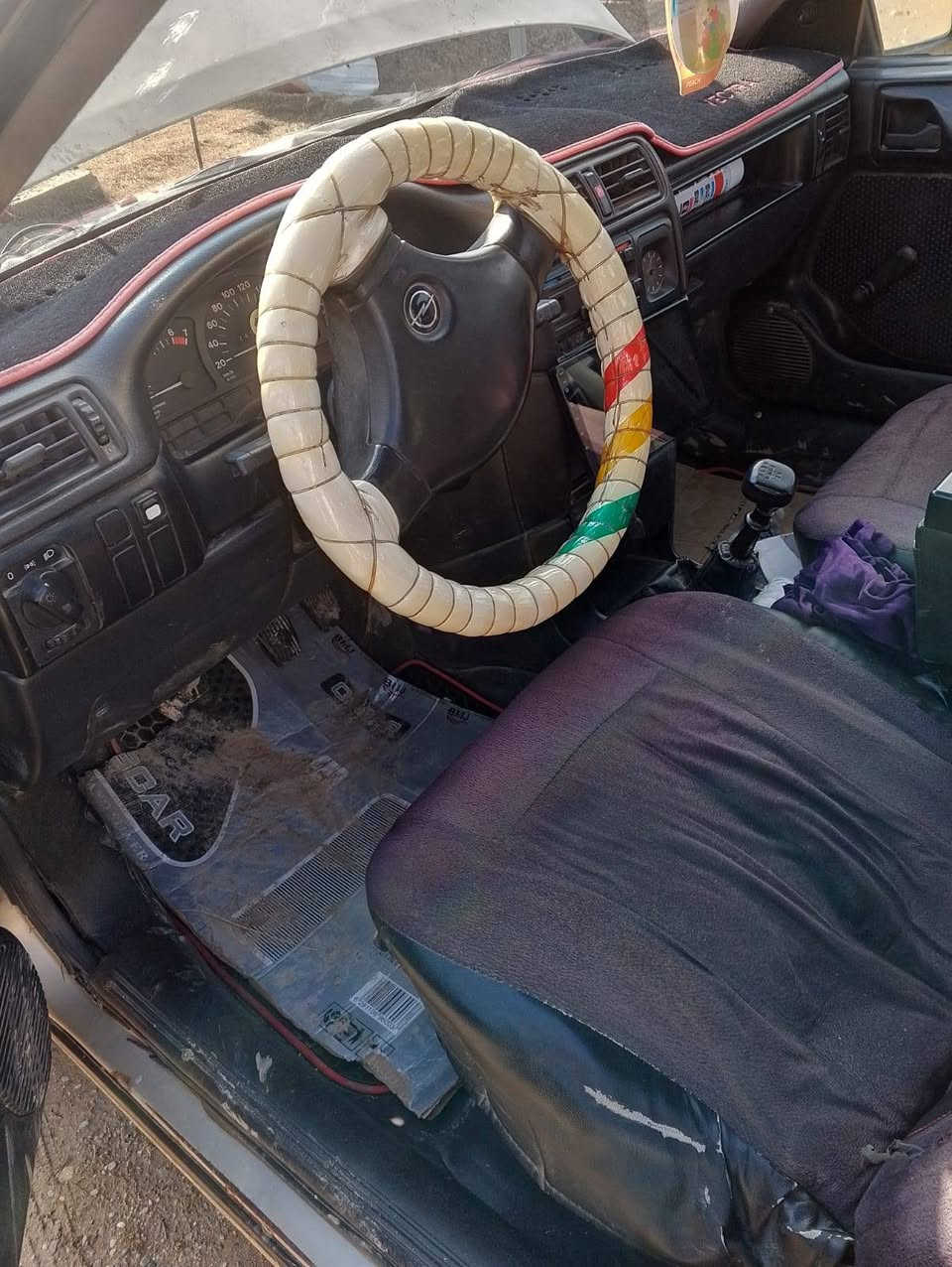 السلام عليكم اوبل فكترا حجم ١٨ رقم جديد طخم جديد سياره مابيها ظرر صبغ جماليه مايعوزها ربع جاهزه السعر ٤٨ وبيها مجال ***********
