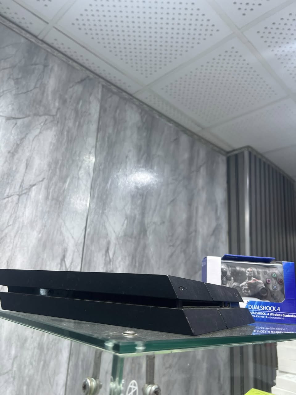 سلام عليكم
بلي فور فات مهكر 
النضام مالته 12:50
جهاز مفتوح للتنظيف مبدل بيه معجون 
جهاز و جوستك تجاري وكيبل اجدي وكيبل مالته 
سعر الجهاز 215الف وبيه مجال 
مكاني بغداد الحريه 
رقم ***********
