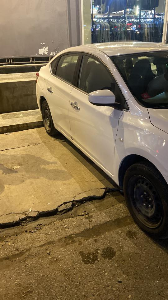 السلام عليكم 
نيسان سنترا
2018 خليجي 
اللون ابيض
رقم سليمانية هزة سنوية لوحة جديـدة
استلام شركة
المواصفات : 

تبريد قطعتين 
كير ومحرك زيرو 
حساسات خلفية 
كاميرا خلفية 
 مانع الانزلاق 
كير أوتوماتيك 
مكان سياره. بغداد 
سعر 115 وبيه مجال قليل 
***********
