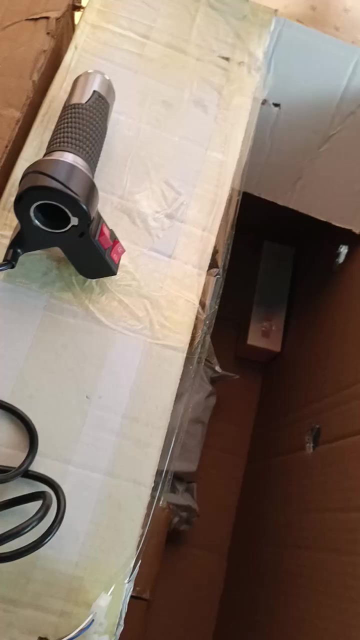 السلام عليكم
عندي ثلاث قطع سكليتر


**إذا كنت صاحب هذا الإعلان وتريد حذفه لأي سبب، رجاءا أرسل رسالة إلى الدعم الفني**