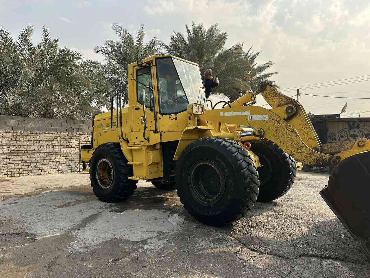 شفل كاوسكي. للبيع حجم 65رقم  بغداد إنكليزي.  الاتصال ***********
