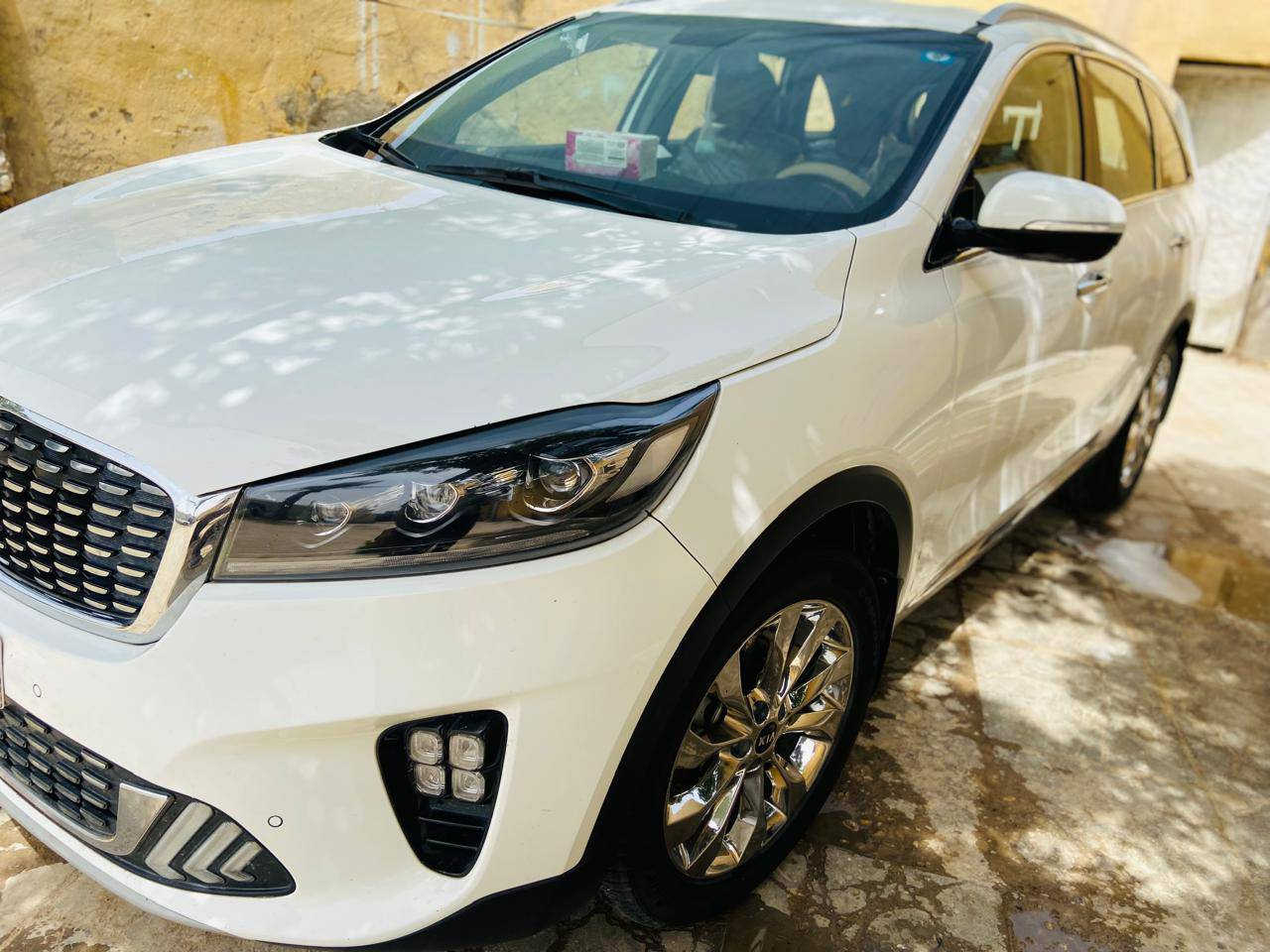 سورنتو مديل 2020 خليجي رقم بغداد دولي هزه سنويه جديده كفاله عامه ضربه وصبغ وتبديل  مكينه وكير كفاله  6سلندر 7راكب 3قطع تبريد ماشيه 80 بصمه تشغيل بصمه ابواب بردات شاشه حساسات امامي خلفي كشنات امامي كهربائى دبل شباك جنطه كهربائيه  اربع نضمه قياد 
 سياره جديده  استخدام شخصي. *********** مكان الرفاعي
