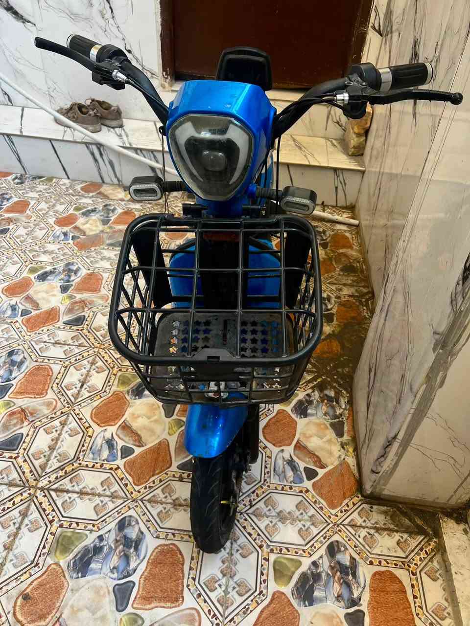 السلام عليكم دراجه شحن للبيع أربع بطاريات ٣ سرع بيها دراجه نضيفه ما عوزها شي سعر ٢٢٥ شراي يراسلني واتساب ***********
