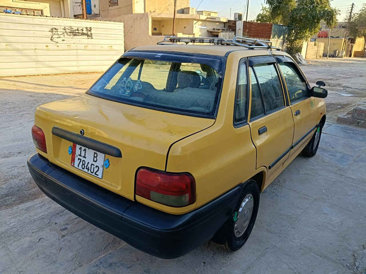 يالله سلام عليكم اخوان 
سايبه لبيع موديل 2012 كير ومكينه مكفولات شرط تجفيت قبل شهر وكورات مال برايد وكله جديد شاده انسه 
أن شاء الله  بدون ضربه وصبغ فقط باب خلف سائق مبدل شواصي مكفولات  حداديه قبل فتره مسويها تخم تاير جديد.. تبريد شغال سياره أن شاء الله جاهزه وستعمال شخصي يشهد الله ماشتغل تكسي رقمها بغداد باسمي  مكاني بغداد قرب فلكه حي نصر السعر 28ورقه وبيها مجال بسيط أن شاء الله رقم الهاتف ***********
