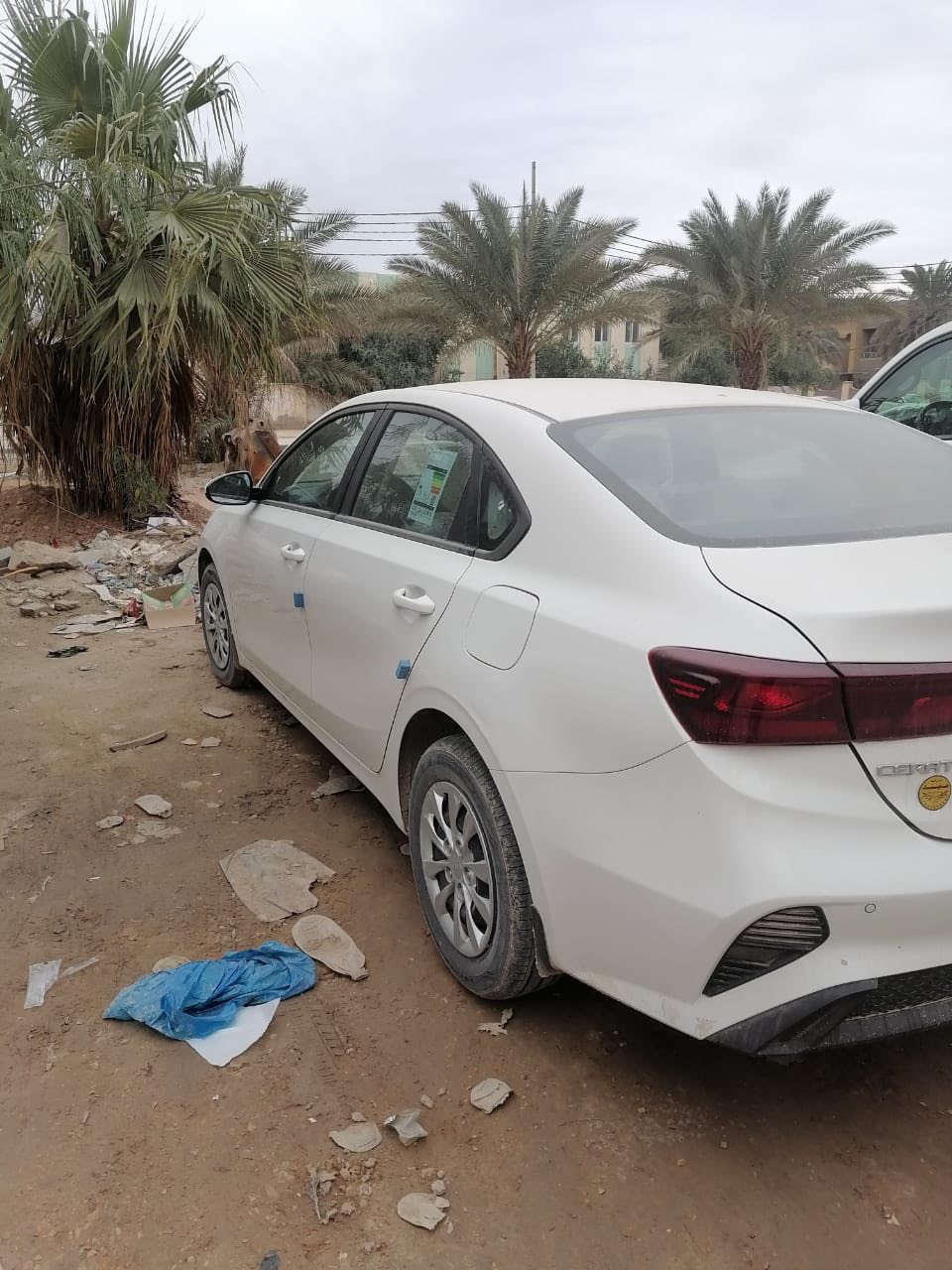 السلام عليكم للبيع كيا سيراتو خليجي 
موديل 2023
ماشيه 21الف فقط 
مواصفات عاديه 
تبريد قطعتين
مكينه1600
سياره جديده ونظيفه 
السعر 170وبيه مجال بسيط 
الرقم ***********
